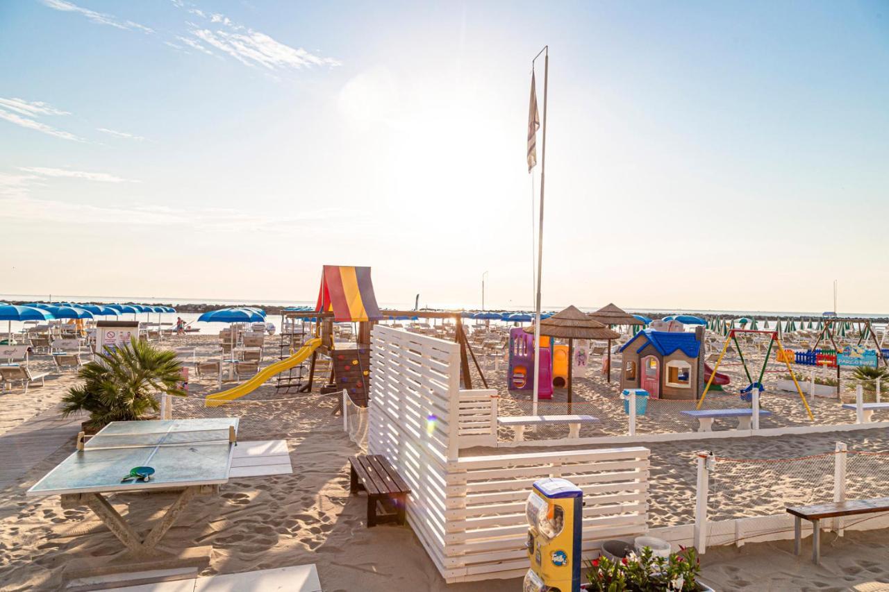 Evo Boutique Hotel & Spa Bellaria-Igea Marina Buitenkant foto