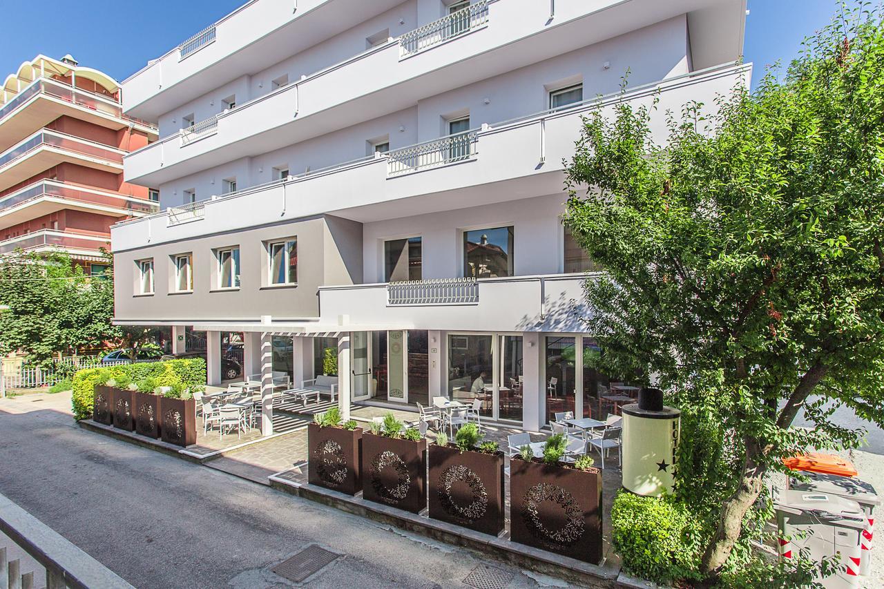 Evo Boutique Hotel & Spa Bellaria-Igea Marina Buitenkant foto