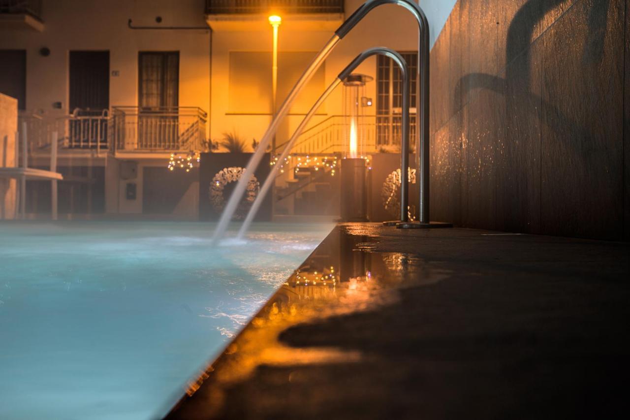 Evo Boutique Hotel & Spa Bellaria-Igea Marina Buitenkant foto